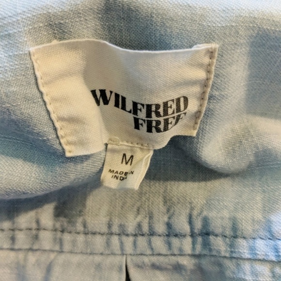 Wilfred Free Blue Chambray Button Down sz Medium - Picture 6 of 6